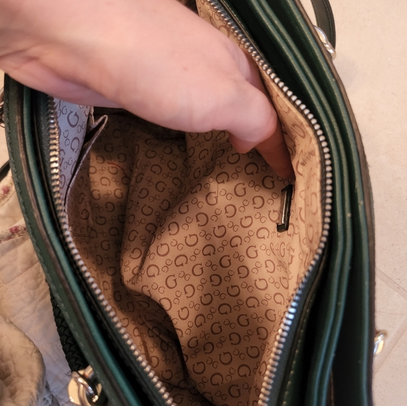 Emerald green purse guess brand - Picture 7 of 10
